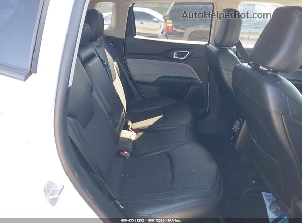 3C4NJDBB9NT136470 2022 JEEP COMPASS White Widok naklejki z numerem VIN