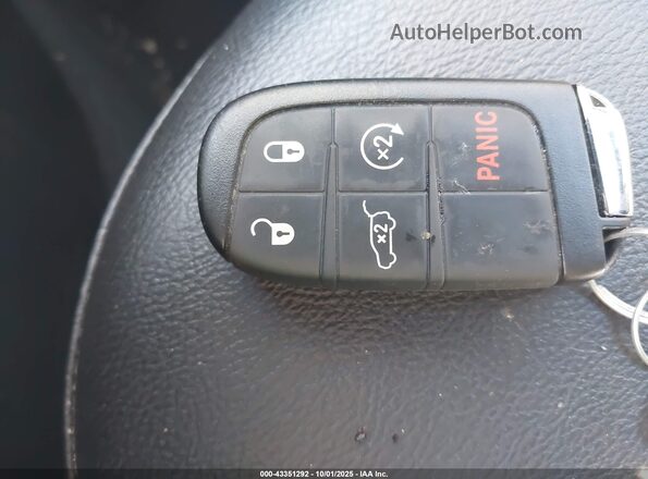 3C4NJDBB9NT136470 2022 JEEP COMPASS White Widok deski rozdzielczej