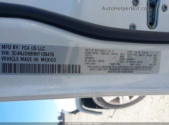 3C4NJDBB9NT136470 2022 JEEP COMPASS White Widok komory silnika
