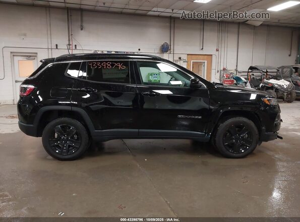 3C4NJDBBXNT203139 2022 JEEP COMPASS Black Rear interior view
