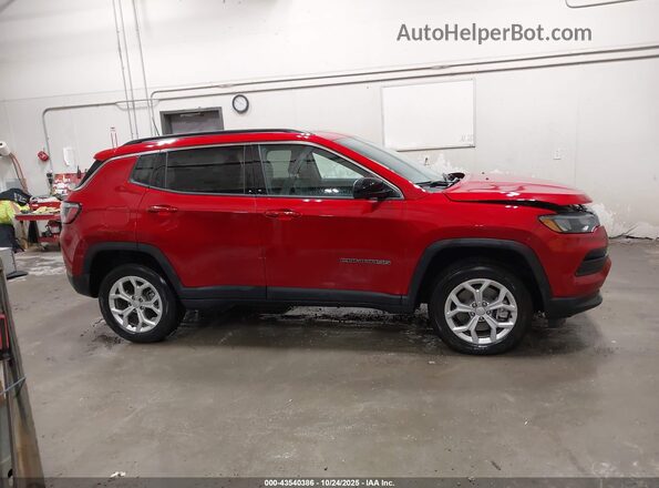 3C4NJDBN2RT146192 2024 JEEP COMPASS Red Widok wnętrza 360 stopni