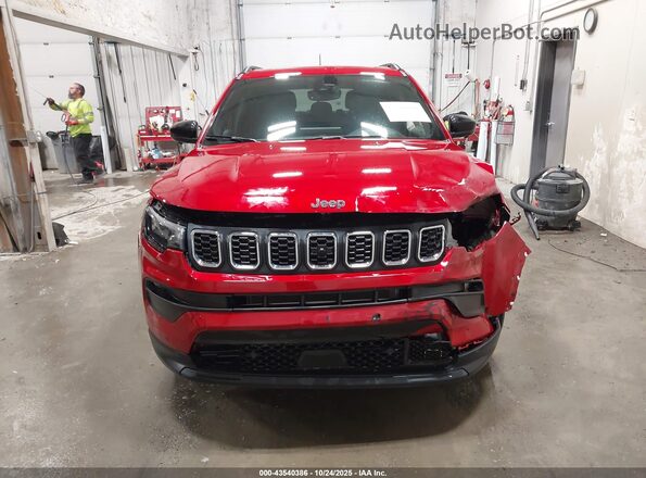 3C4NJDBN2RT146192 2024 JEEP COMPASS Red Widok wnętrza z tyłu