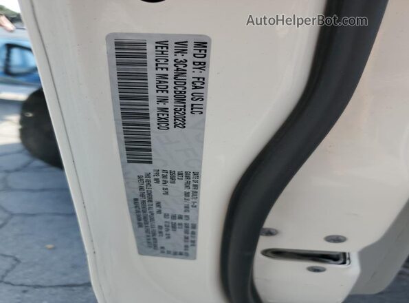 3C4NJDCB0MT520232 2021 JEEP COMPASS White Vista del compartimento del motor