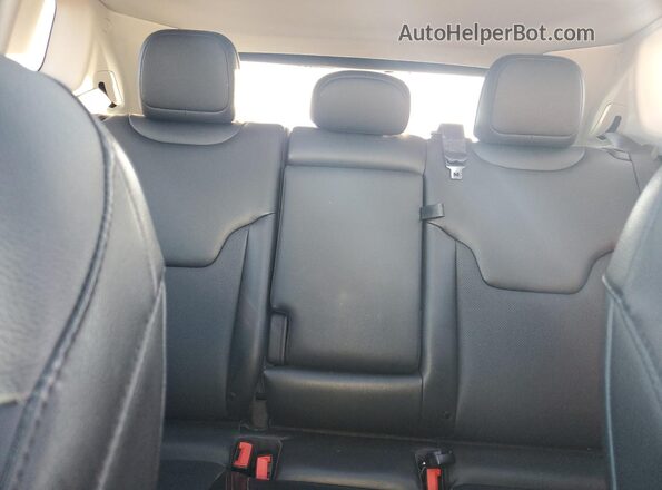 3C4NJDCB2LT254856 2020 JEEP COMPASS White Rear seats view