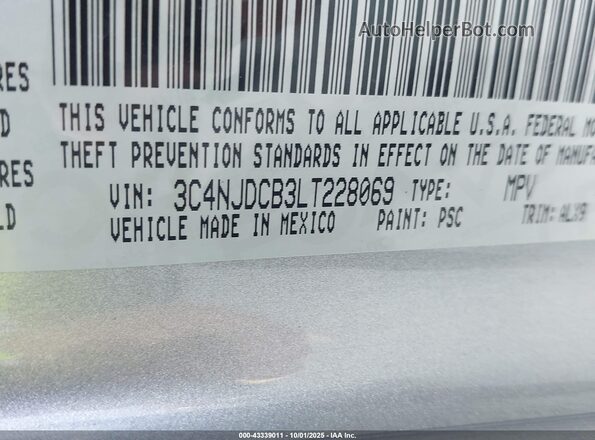 3C4NJDCB3LT228069 2020 JEEP COMPASS Light Blue Engine compartment view
