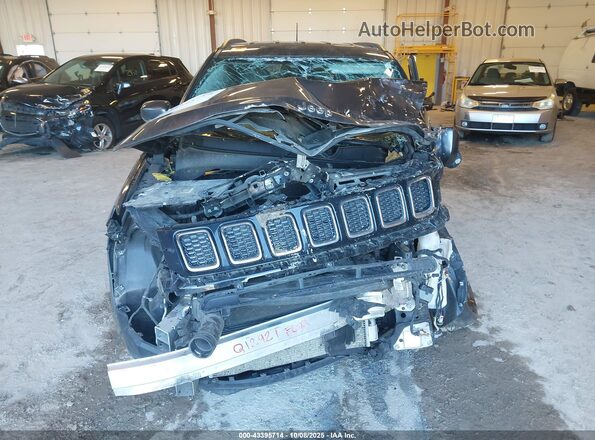 3C4NJDCB5LT119810 2020 JEEP COMPASS Gray Dashboard view