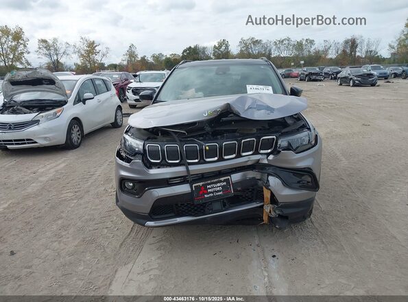 3C4NJDCB7NT112019 2022 JEEP COMPASS Silver Widok zestawu wskaźników