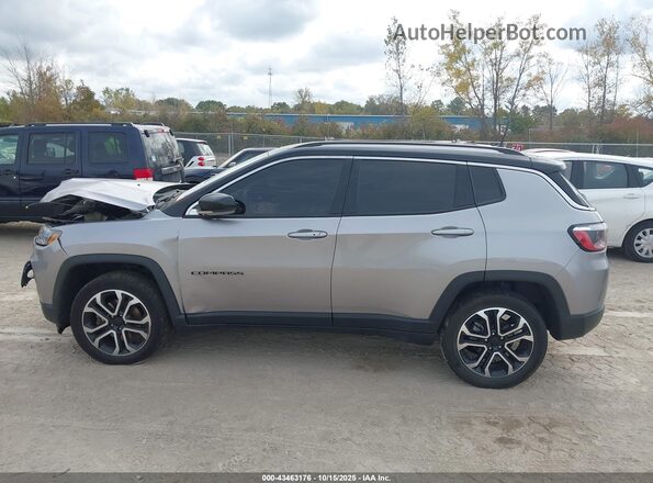 3C4NJDCB7NT112019 2022 JEEP COMPASS Silver Widok wnętrza 360 stopni
