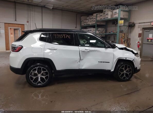 3C4NJDCN2RT158213 2024 JEEP COMPASS White Widok wnętrza z tyłu