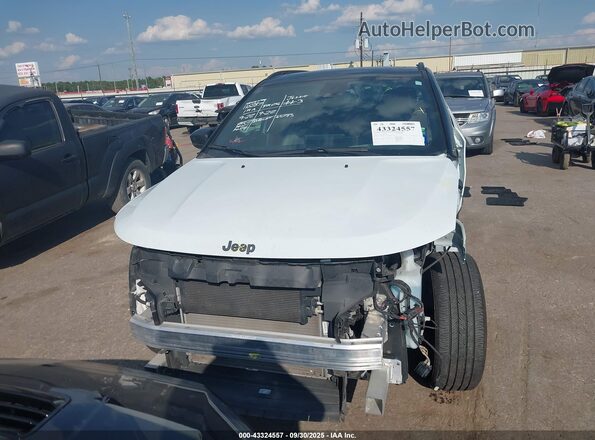 3C4NJDCN6RT581862 2024 JEEP COMPASS White ხელსაწყოთა პანელის ხედი