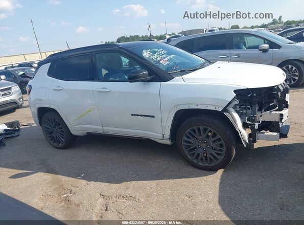 3C4NJDCN6RT581862 2024 JEEP COMPASS White უკანა სალონის ხედი