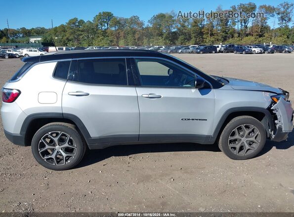 3C4NJDCN8RT146857 2024 JEEP COMPASS Silver Սալոնի հետևի տեսք