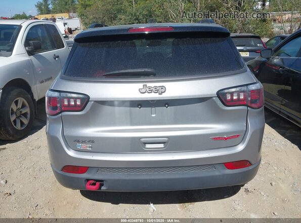 3C4NJDDB0LT119129 2020 JEEP COMPASS Silver 