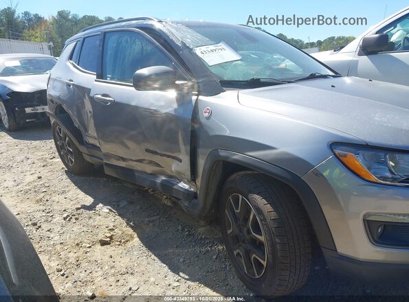 3C4NJDDB0LT119129 2020 JEEP COMPASS Silver Rear interior view