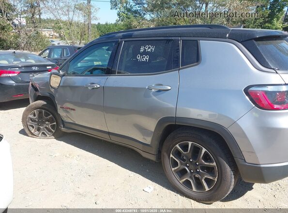 3C4NJDDB0LT119129 2020 JEEP COMPASS Silver 360 interior view