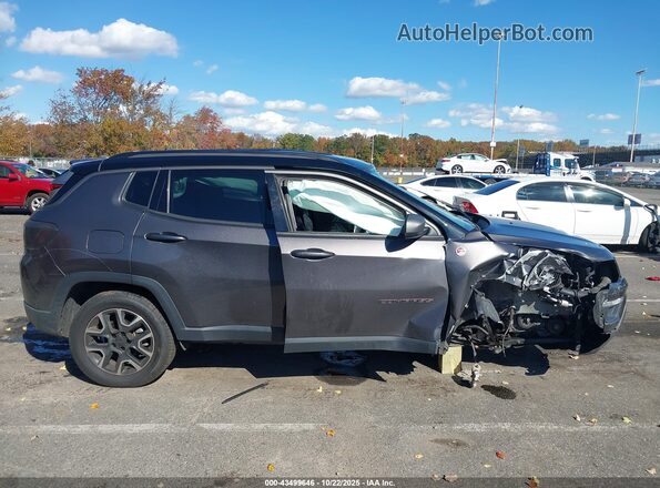 3C4NJDDB2LT232757 2020 JEEP COMPASS Gray Rear interior view