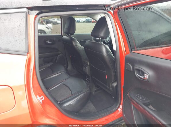 3C4NJDDB4LT130442 2020 JEEP COMPASS Orange Widok naklejki z numerem VIN