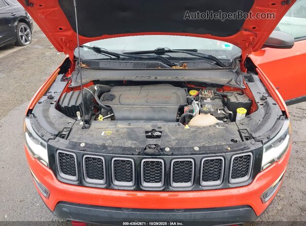 3C4NJDDB4LT130442 2020 JEEP COMPASS Orange Widok z tyłu