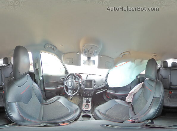 3C4NJDDB7LT163175 2020 JEEP COMPASS Gray Widok wnętrza 360 stopni