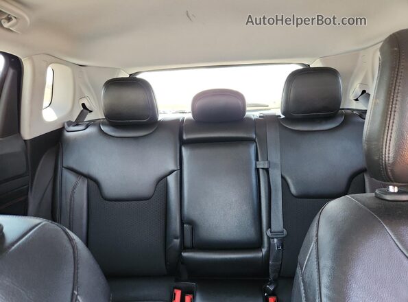 3C4NJDDB9NT111369 2022 JEEP COMPASS Black Rear seats view