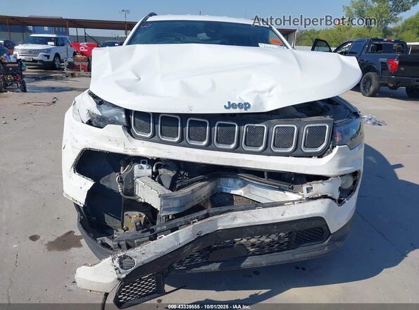 3C4NJDFB1NT153502 2022 JEEP COMPASS White Widok z przodu