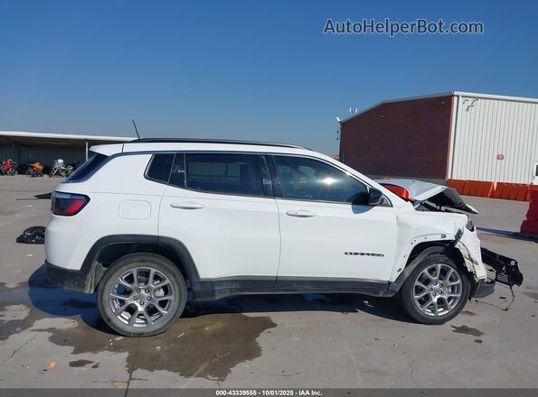 3C4NJDFB1NT153502 2022 JEEP COMPASS White Widok wnętrza 360 stopni