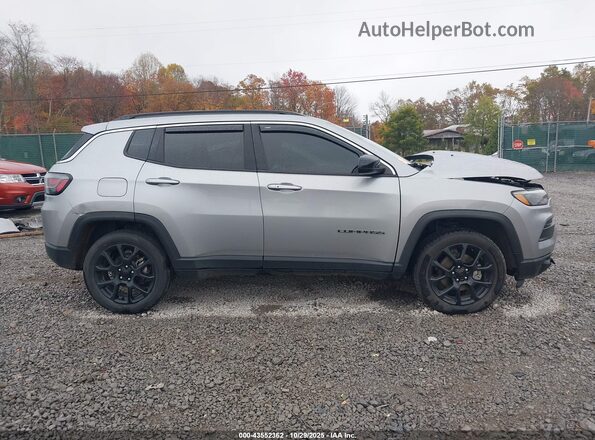 3C4NJDFB7NT129687 2022 JEEP COMPASS Silver Widok wnętrza 360 stopni
