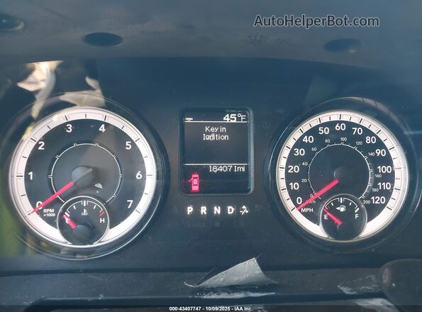 3C6RR7KG8MG547686 2021 RAM 1500 CLASSIC White 