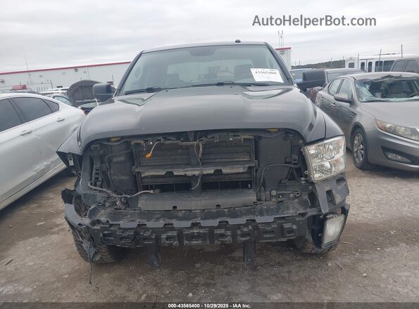 3C6RR7KT2HG723991 2017 RAM 1500 Black ხელსაწყოთა პანელის ხედი