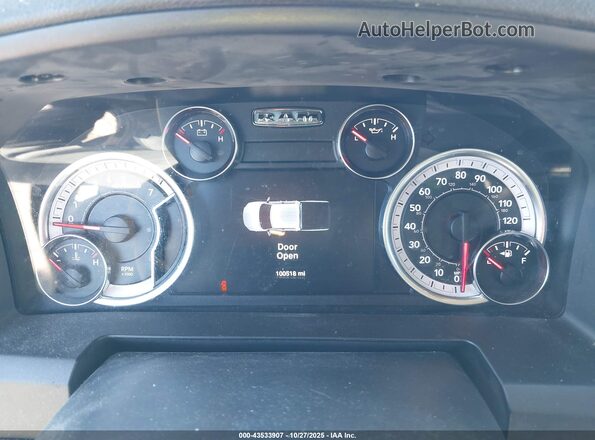 3C6RR7KT8MG709751 2021 RAM 1500 CLASSIC Black Widok tylnych siedzeń