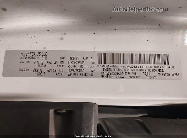 3C6TRVCG2JE144237 2018 RAM PROMASTER 2500 White Vista del compartimento del motor