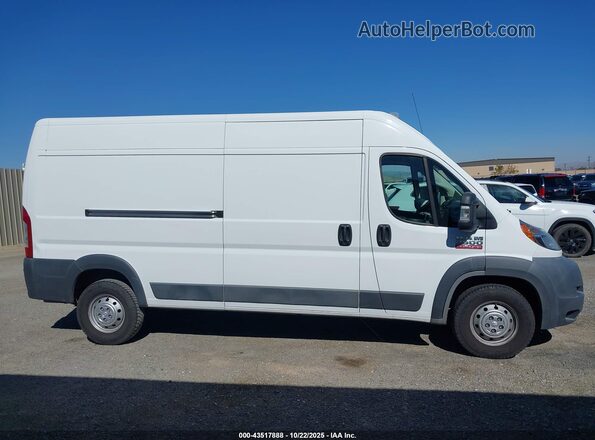 3C6TRVDG3JE124366 2018 RAM PROMASTER 2500 Белый Вид задней части салона
