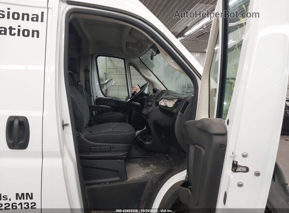 3C6TRVDG3LE139694 2020 RAM PROMASTER 2500 White Front interior view