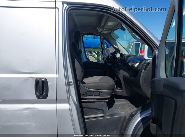 3C6TRVDG7LE111705 2020 RAM PROMASTER 2500 Silver Widok wnętrza z przodu