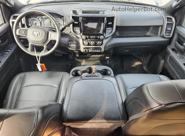 3C6UR5CL3PG569996 2023 RAM 2500 Silver Սարքավորումների վահանակի տեսք