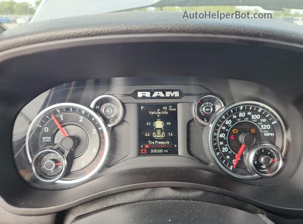 3C6UR5CL3PG569996 2023 RAM 2500 Silver Հետևի նստատեղերի տեսք