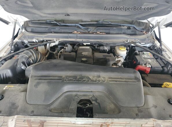 3C6UR5FL2LG122243 2020 RAM 2500 White Rear interior view