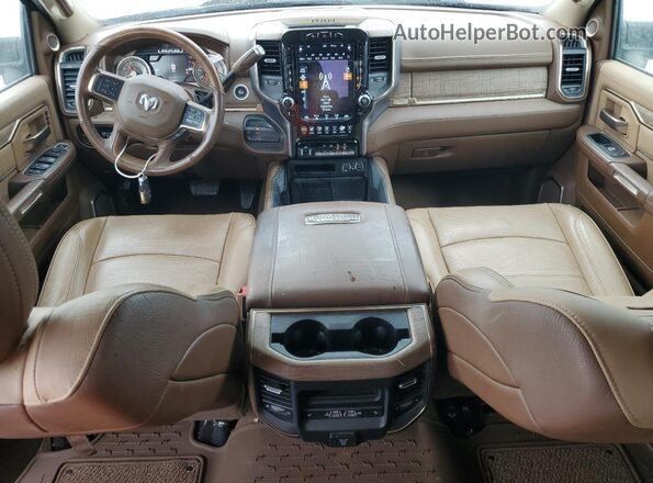 3C6UR5GL6LG206337 2020 RAM 2500 Gray Dashboard view