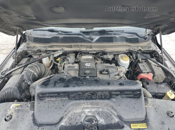 3C6UR5GL6LG206337 2020 RAM 2500 Gray Rear interior view