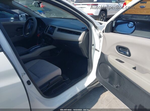3CZRU5H36JM715767 2018 HONDA HR-V White 