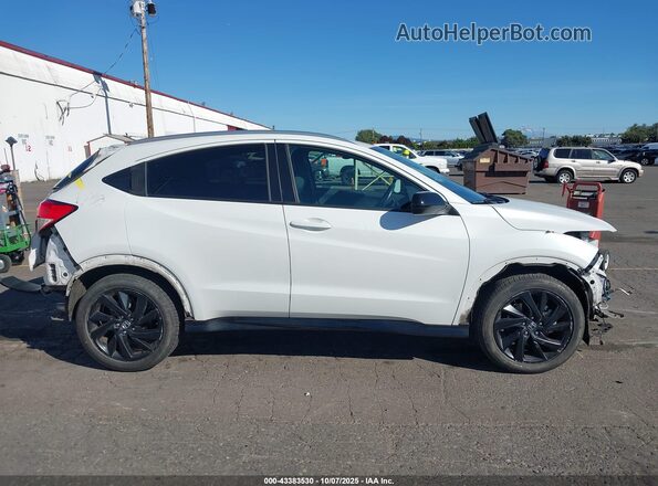 3CZRU6H10MM723355 2021 HONDA HR-V White 360 interior view