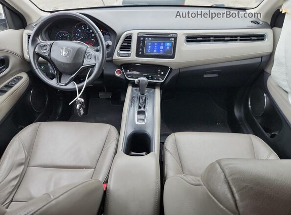 3CZRU6H71JM727513 2018 HONDA HR-V Silver Dashboard view