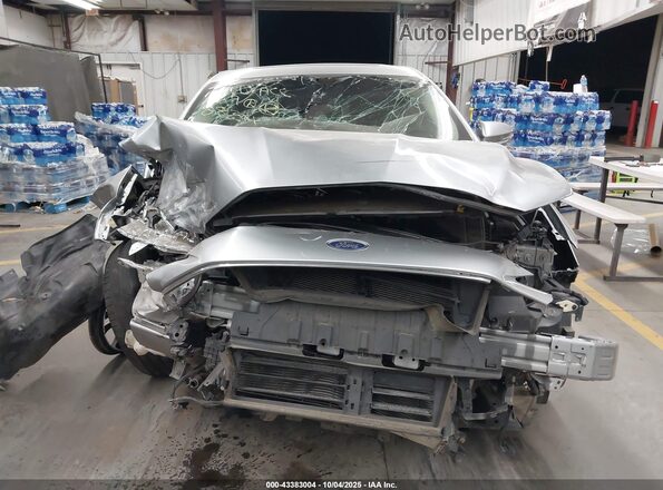 3FA6P0CD4LR138834 2020 FORD FUSION Silver Widok wnętrza z tyłu
