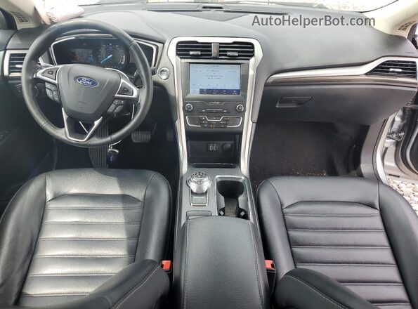 3FA6P0CD7LR118304 2020 FORD FUSION Silver Widok deski rozdzielczej