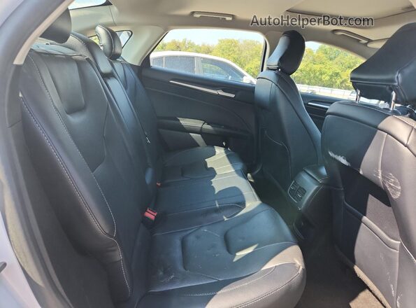 3FA6P0D97LR173622 2020 FORD FUSION White Vista de los asientos traseros