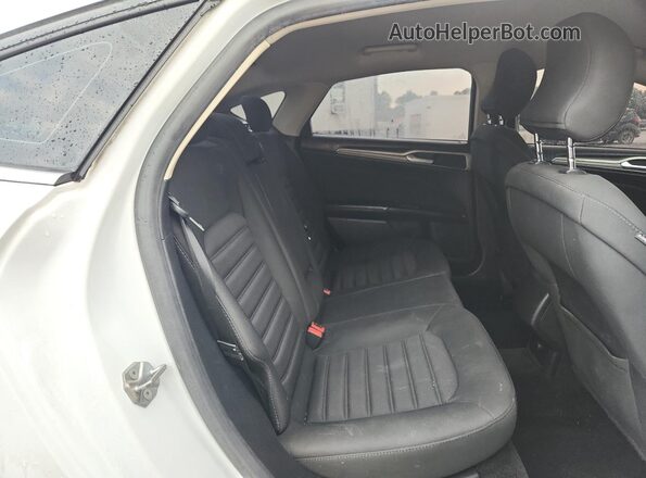 3FA6P0H73JR139425 2018 FORD FUSION White Հետևի նստատեղերի տեսք