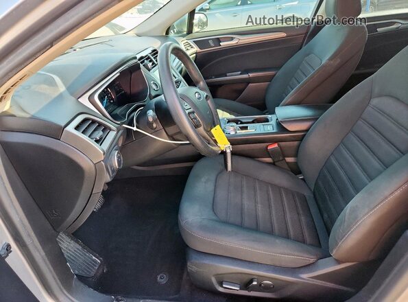 3FA6P0HD0LR187702 2020 FORD FUSION Silver Вид салону спереду