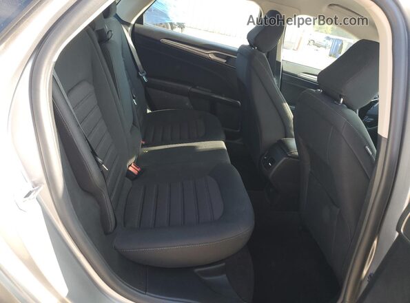 3FA6P0HD0LR219063 2020 FORD FUSION Silver Widok tylnych siedzeń