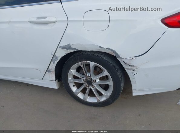 3FA6P0HD0LR258431 2020 FORD FUSION Белый Вид спереди