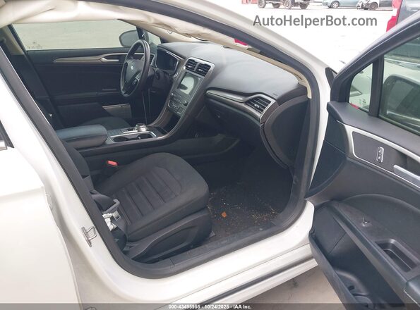 3FA6P0HD0LR258431 2020 FORD FUSION Белый Вид салона спереди